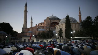Синодът призова Турция да запази "Света София" като музей