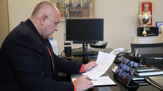 Борисов се закани да не купи ваксини срещу COVID-19, ако парламентът не реши