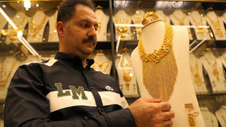 Фотогалерия: Иракчаните продават златото си