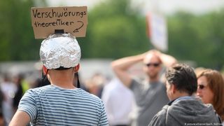 "Тайни сили управляват света": 30% от германците вярват в конспирации