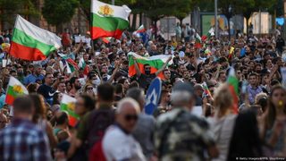 "Нойе цюрхер цайтунг": И ЕС е част от проблема в България