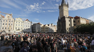 Коронавирусът по света: В Чехия маските стават задължителни и на закрито