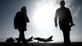 Гърция се превъоръжава с френска техника и увеличава армията с 15 хил. заради кризата с Турция
