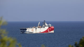 Турция изтегли кораба си за газови проучвания от спорните води в Средиземно море