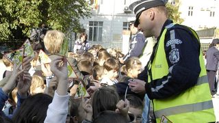 Пътни полицаи ще участват в родителските срещи в училищата