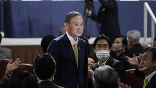 Двеста коремни преси дневно и още "абеномика": кой е новият премиер на Япония