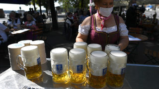 "Октоберфест" беше отменен, но в Мюнхен все пак се лее повече бира от обикновено