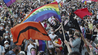 Посланици от 50 страни, но не и България, поискаха толерантност към ЛГБТ в Полша