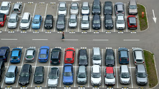 Наказателен паркинг за 86 коли се изгражда в жк "Надежда-1"