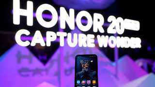 "Хуауей" преговаря да продаде част от Honor, твърди "Ройтерс"
