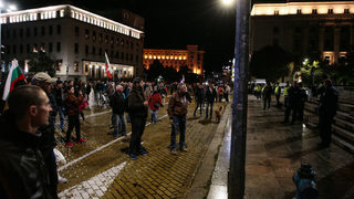 Ден 98: Два протеста се обединиха и призоваха властта да дойде за поредното "Велико народно въстание"