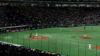 С масово посещение на бейзбол Япония ще пробва антивирусни мерки за Токио 2020