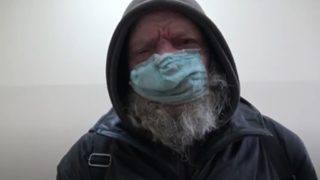 Без топла храна, но с маски и дезинфектанти: COVID-19 промени и грижата за бездомните хора в Русе