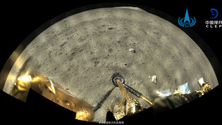 Снимка на деня: Лунната повърхност, заснета от китайската сонда Chang'e-5