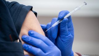 След смъртта на 23-ма ваксинирани Норвегия променя указанията