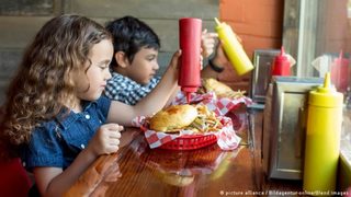 Без мляко и месо: опасно ли е да храним децата си вегански