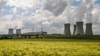 Без нови руски реактори - премиерът на Чехия се обяви против допускането на "Росатом"