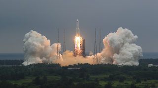 Китай изстреля основния модул на първата си космическа <span class="highlight">станция</span>