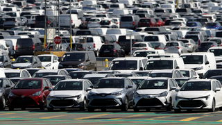 Продажбите на нови автомобили в Европа скочиха с над 200% през април