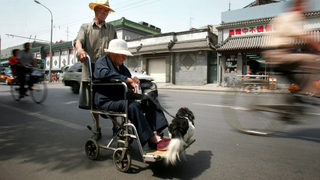 Китай застарява и търси помощ от бизнеса, за да плаща пенсиите