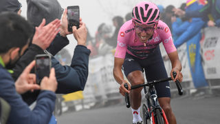 <span class="highlight">Бернал</span> увеличи аванса си в Джирото след един от най-тежките етапи