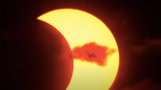 Хиляди хора по света наблюдаваха "огнения пръстен" на Слънцето