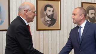 Председателят <span class="highlight">на</span> енергийната комисия се оплака <span class="highlight">на</span> президента от проблемите в сектора