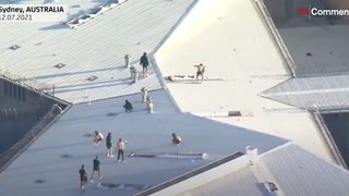 Затворници се качиха на покрив на затвор в Сидни