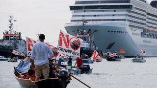 Италия забрани на круизни кораби да влизат в лагуната на Венеция