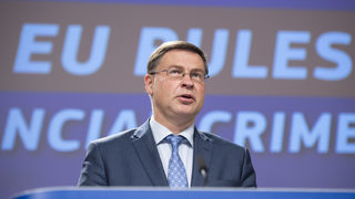 Срещу мръсните <span class="highlight">пари</span> Брюксел предлага кешови плащания до 10 хил. евро