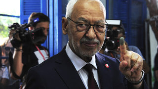 <span class="highlight">Тунис</span> разследва водещата ислямистка партия насред дълбока политическа криза
