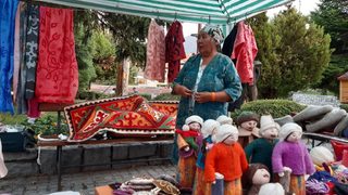 Майстори на старинни занаяти от Балканите и Централна Азия се срещнаха в Банско