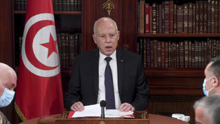 Президентът на <span class="highlight">Тунис</span> замрази работата на парламента безсрочно вместо за 30 дни