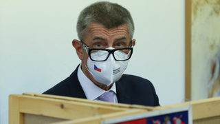 В сянката на скандала "Пандора" чехите може да изхвърлят премиера си от политиката