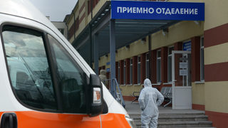 "Ситуацията е напрегната": Здравното министерство заговори за нови COVID мерки в страната