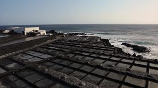 "Пепелта покри всичко": Солниците на остров Ла Палма, които никой вече не иска да посети