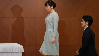 Внучката на японския <span class="highlight">император</span> се омъжи за "обикновен" човек и няма да е принцеса