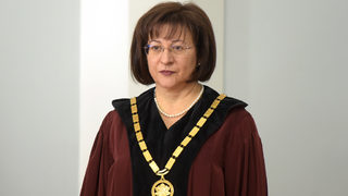 <span class="highlight">Павлина</span> <span class="highlight">Панова</span> е новият председател на Конституционния съд