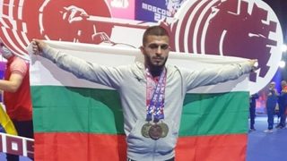 Българин спечели бронзов медал на световното <span class="highlight">първенство</span> по вдигане на тежести