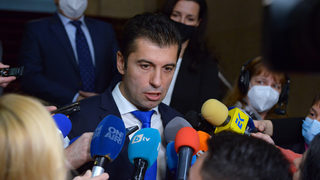 Петков подготвя смени в антикорупционната комисия и регулаторите