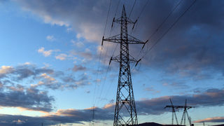 Енергийни <span class="highlight">дружества</span>: Мораториумът на цените заплашва с колапс електроенергийна система
