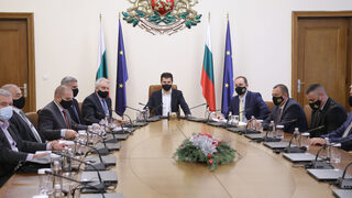 Премиерът назначи още трима заместник-<span class="highlight">министри</span>