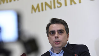 Данъчните взимат на прицел строителството и земеделието