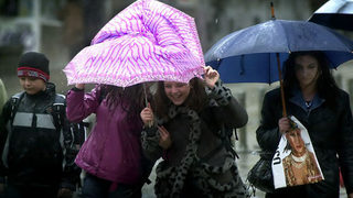 Министерството <span class="highlight">на</span> Етем предупреждава за силни валежи в сряда и четвъртък