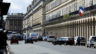 Френското правителство минава на екологични автомобили