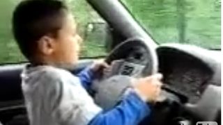 Клипче в интернет разoбличава 7-годишен шофьор