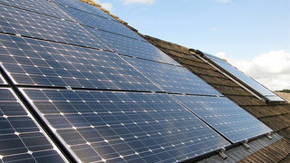 Ройтерс: България има потенциал за лидер в соларната енергия в региона