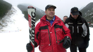 Паралелен слалом за ски легенди открива сезона в Банско