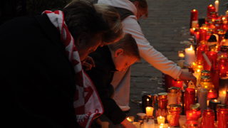 Фотогалерия: Стотици в Брюксел почетоха загубата на Полша