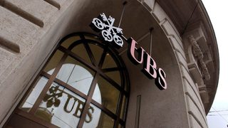 <span class="highlight">UBS</span> отчете брутна печалба за второ поредно тримесечие